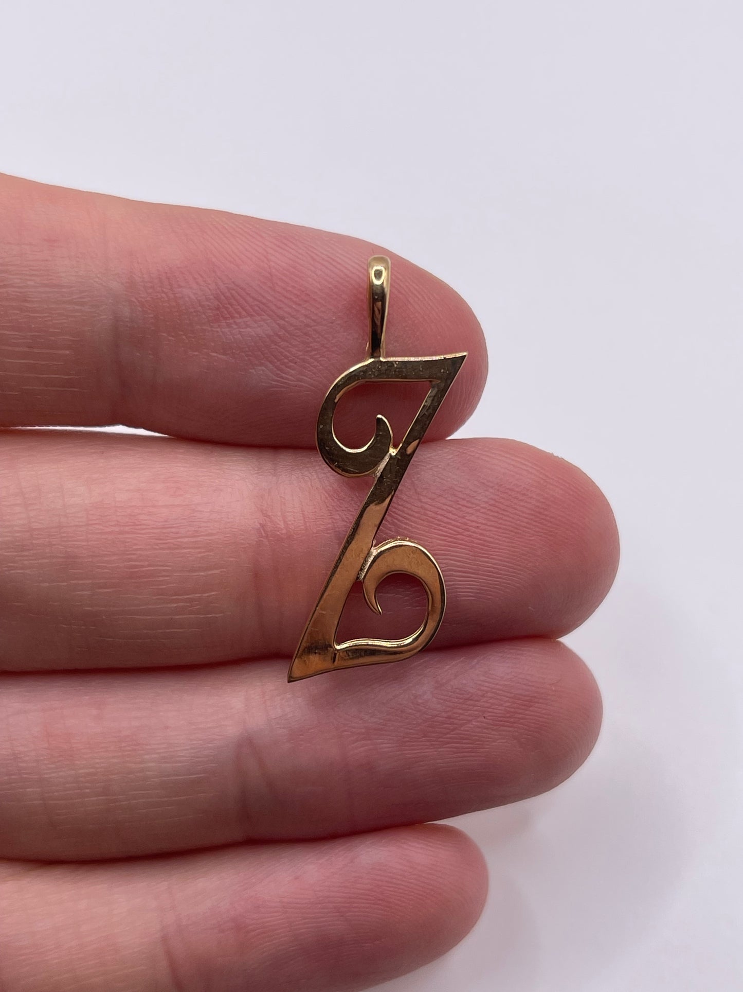 9ct gold initial Z pendant