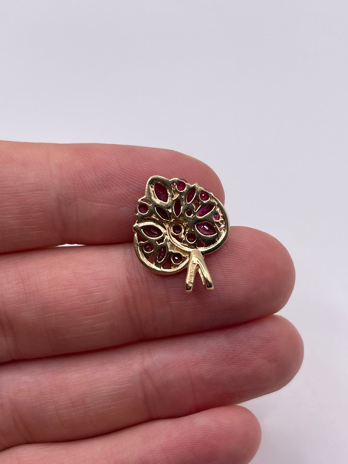 9ct gold ruby heart pendant