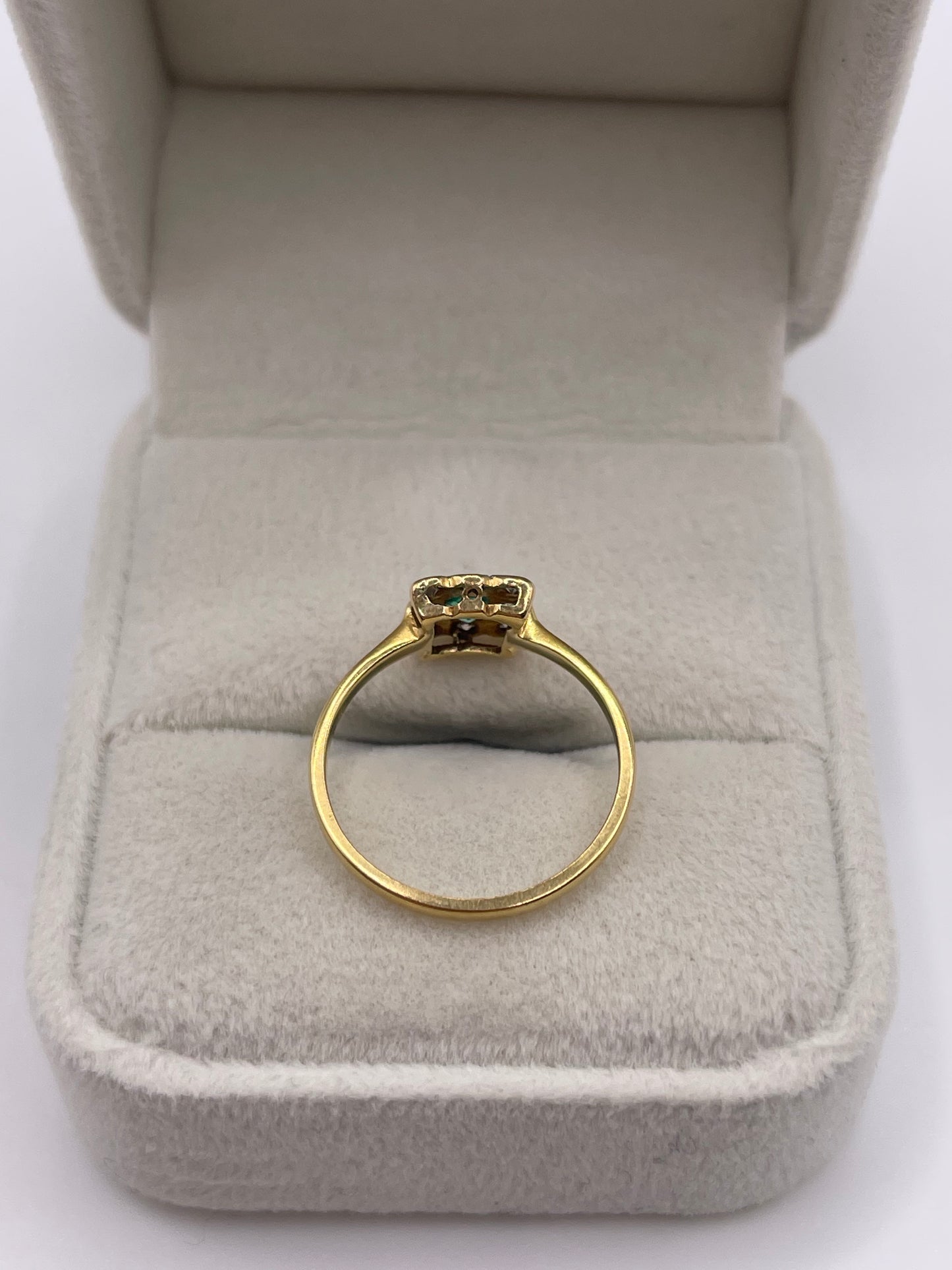 18ct gold emerald and diamond ring
