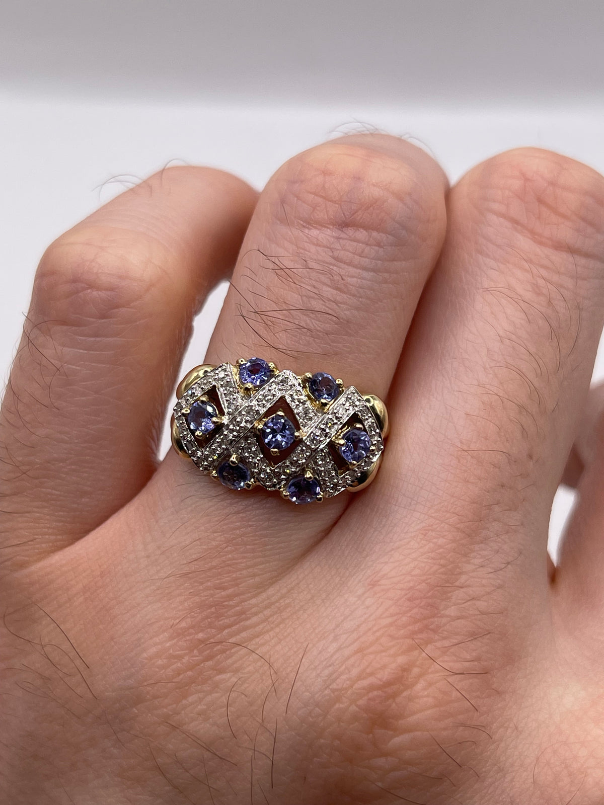 9ct gold tanzanite and diamond ring