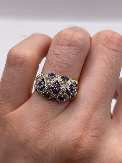 9ct gold tanzanite and diamond ring