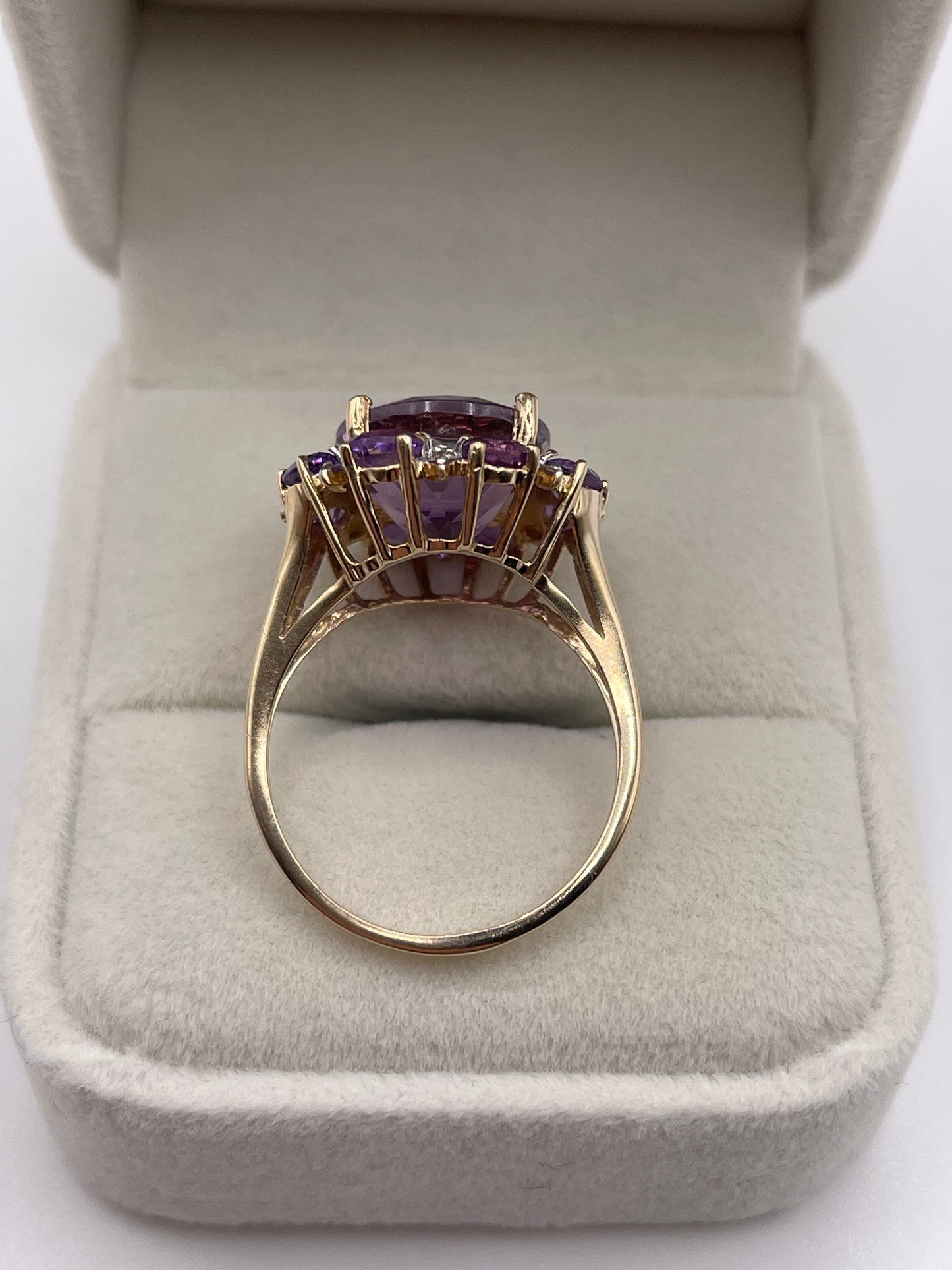 9ct gold amethyst and diamond ring