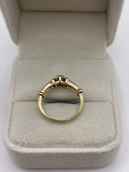 9ct gold peridot and diamond ring