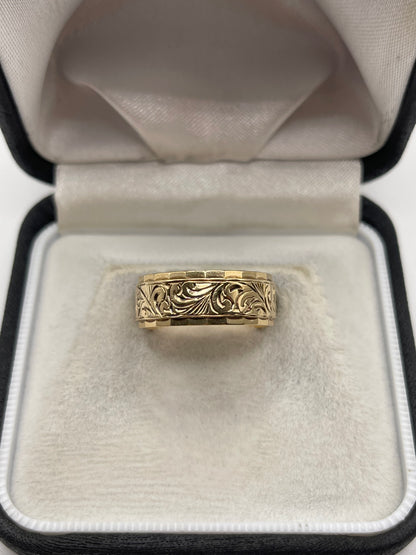 9ct gold patterned band