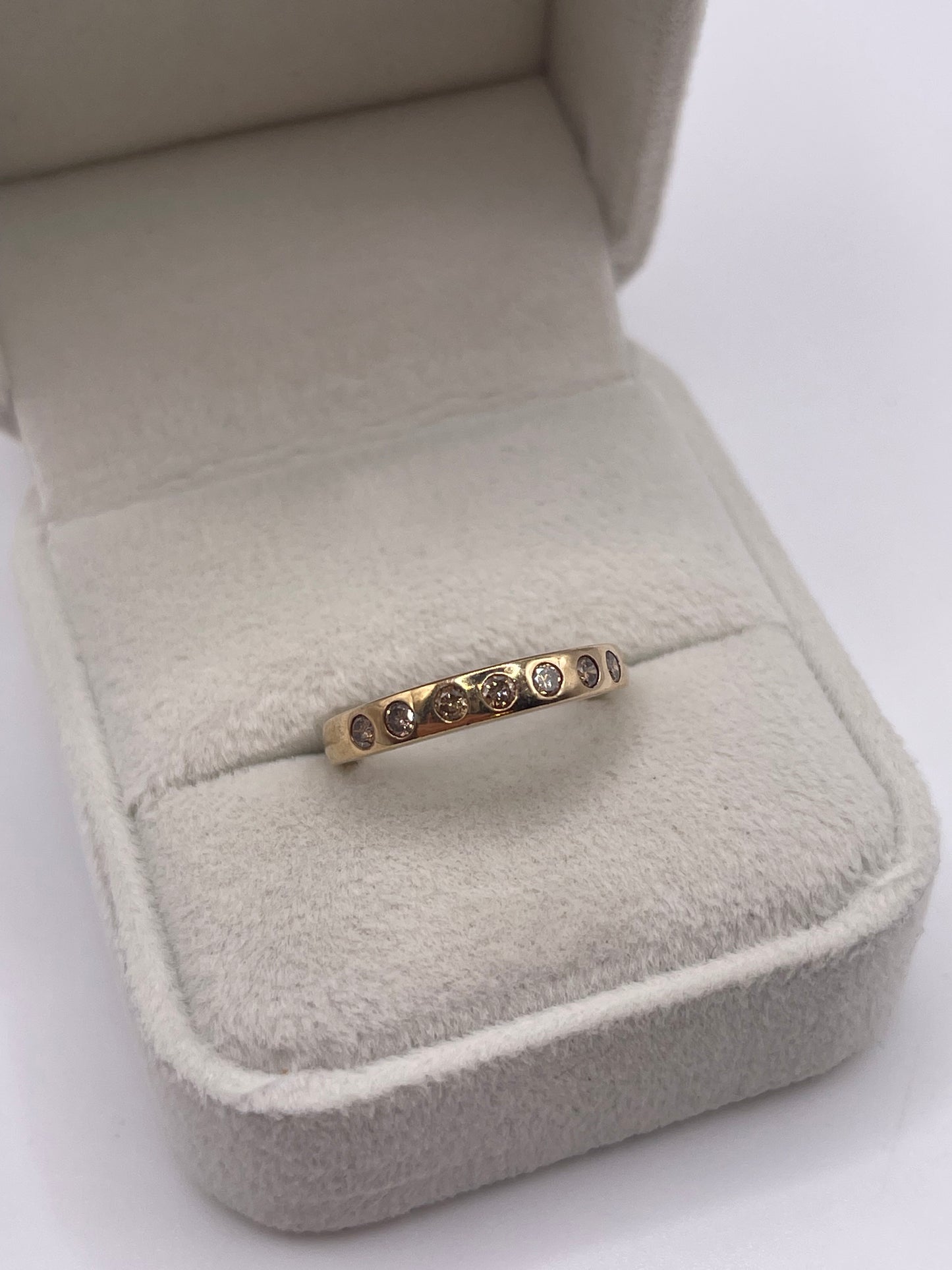 9ct gold cognac diamond ring
