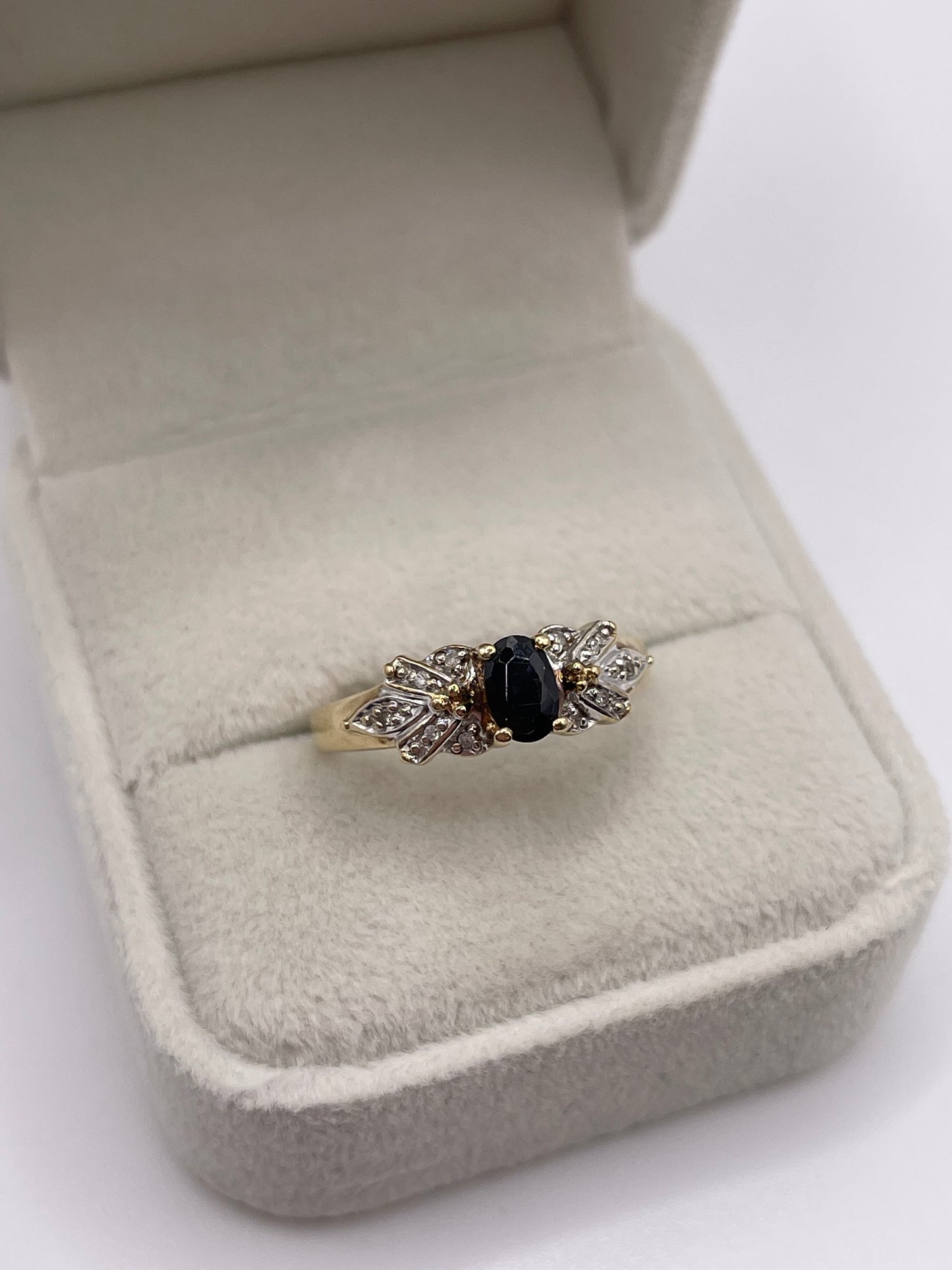 9ct gold sapphire and diamond ring