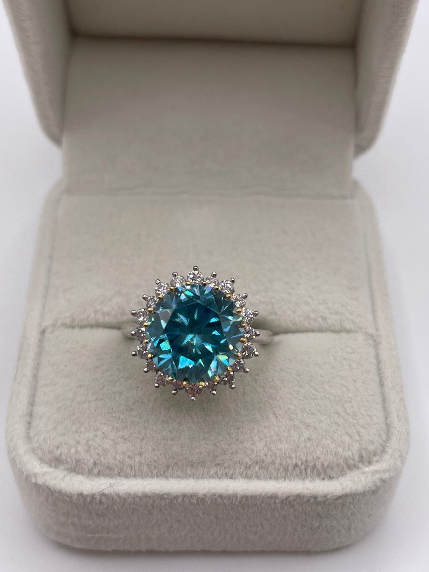 18ct gold platinum blue zircon and diamond ring