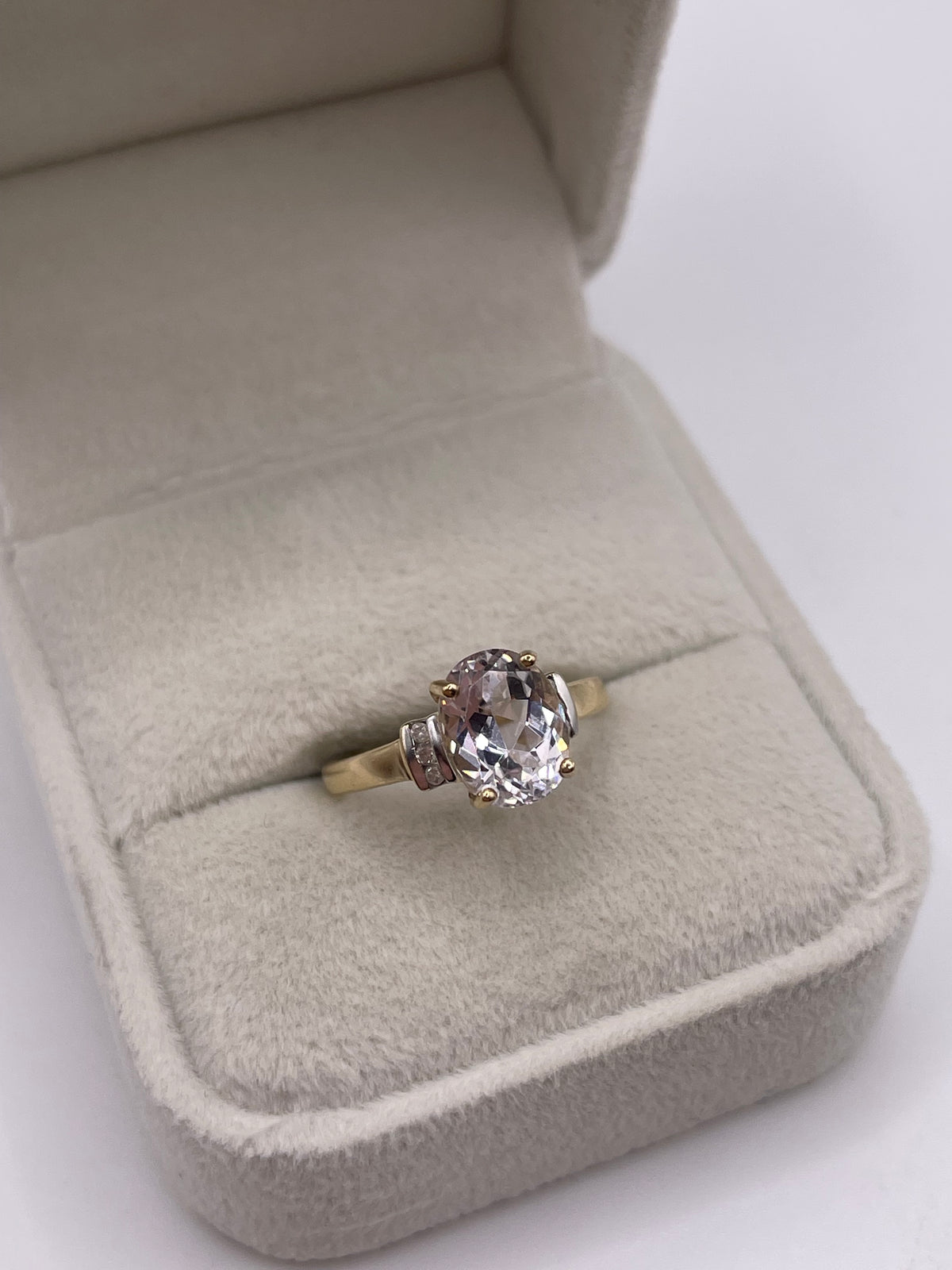 9ct gold pale morganite and diamond ring