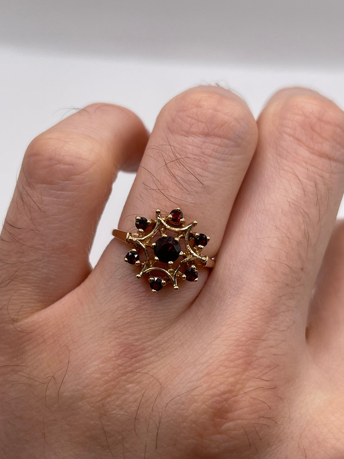 9ct gold garnet cluster ring