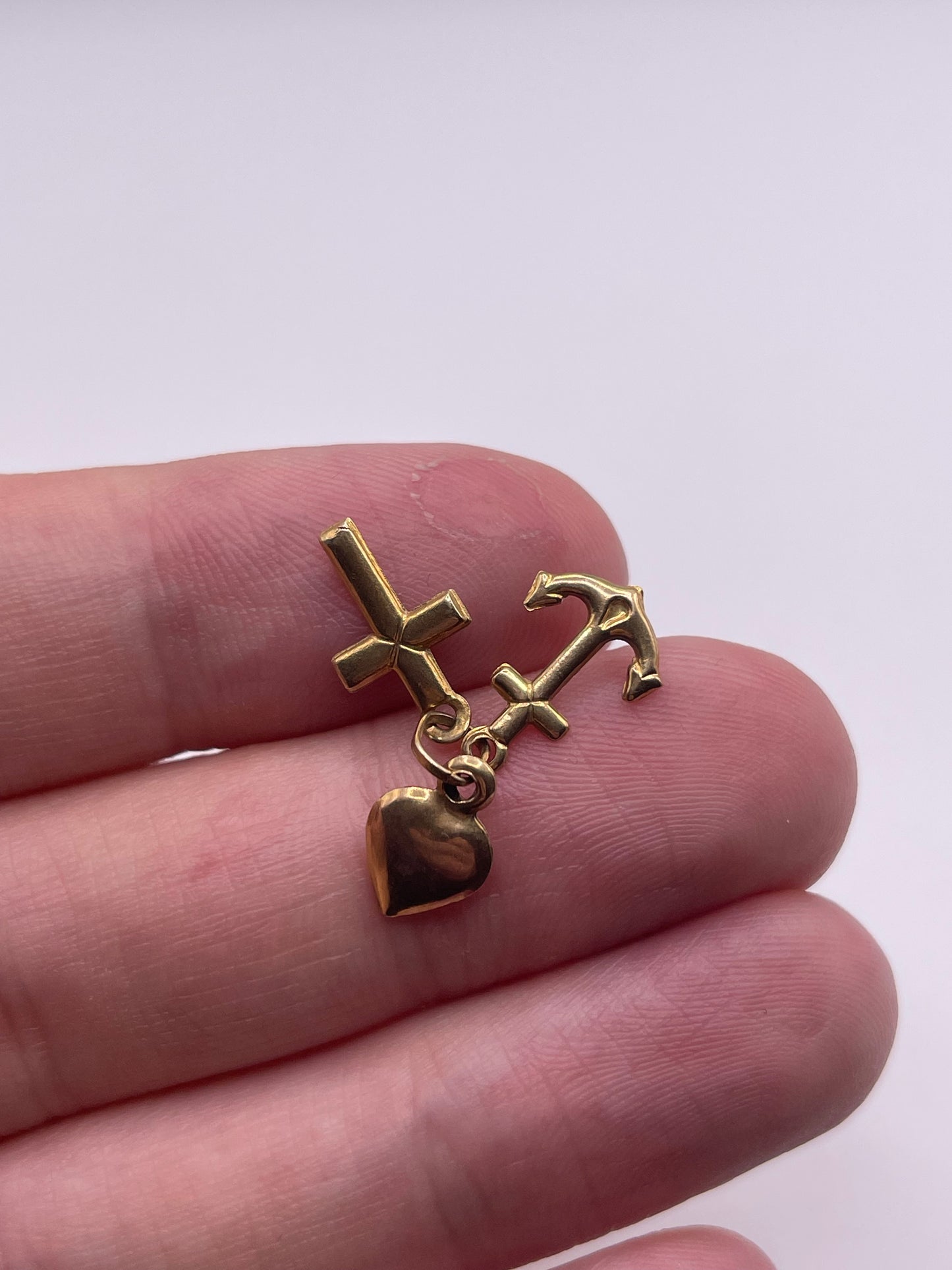 9ct gold hope, faith and charity charm