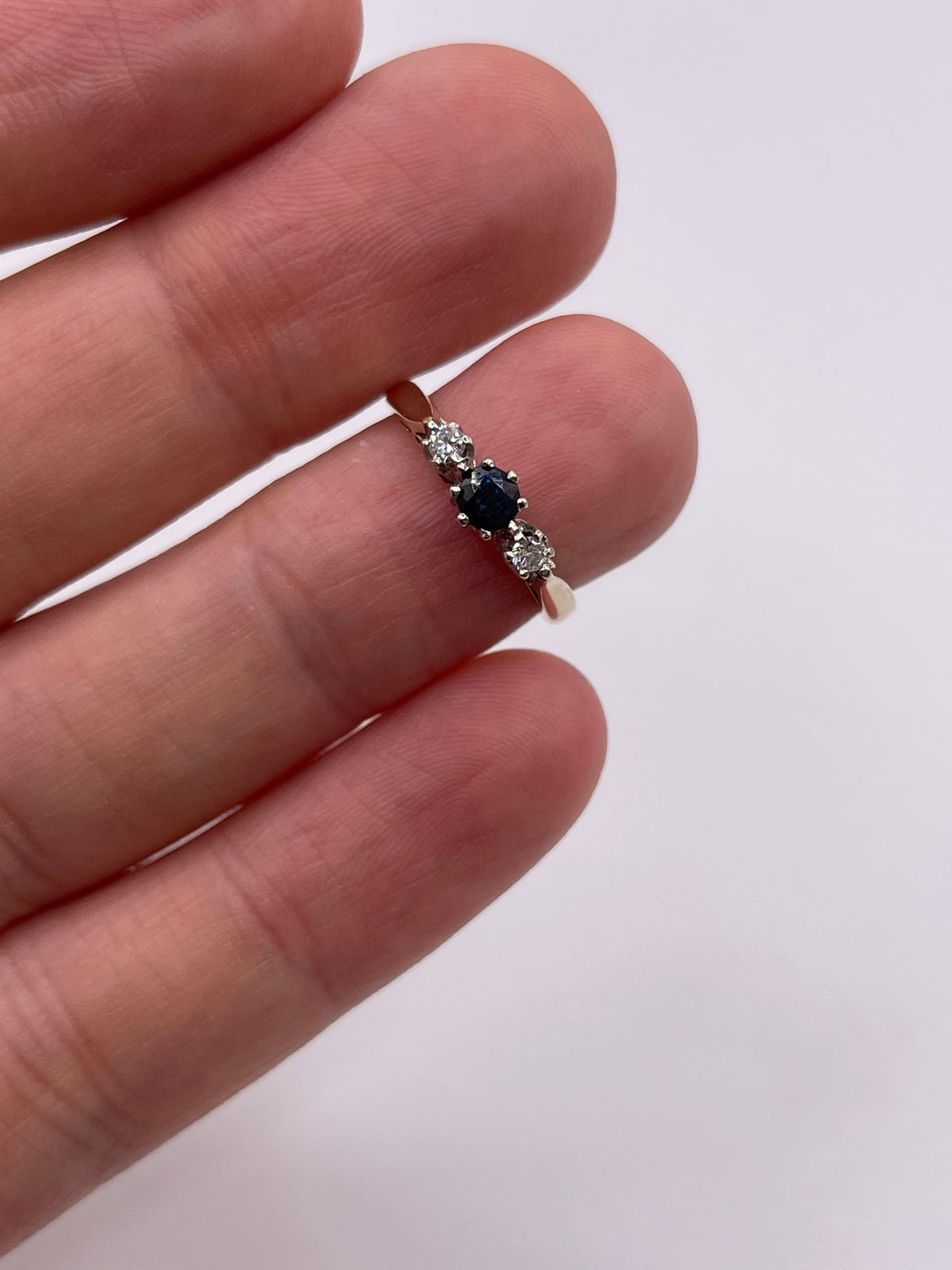 9ct gold sapphire and diamond ring