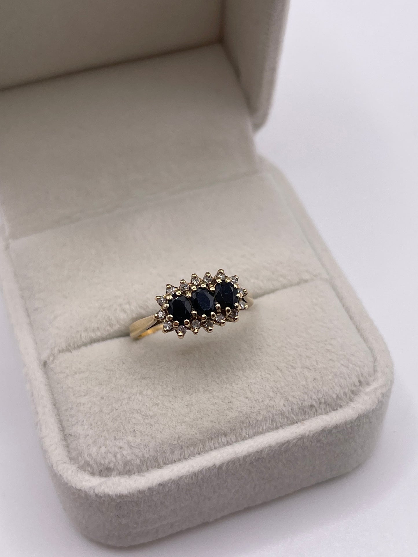 9ct gold sapphire and diamond ring