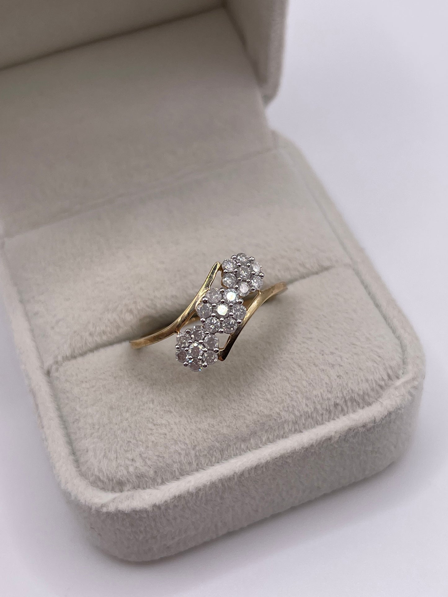 9ct gold diamond cluster ring