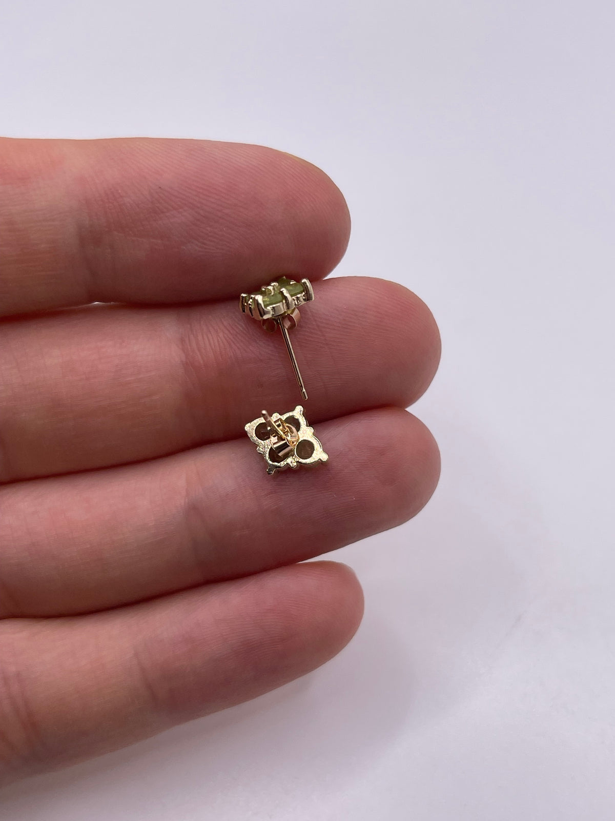 9ct gold quartz earrings