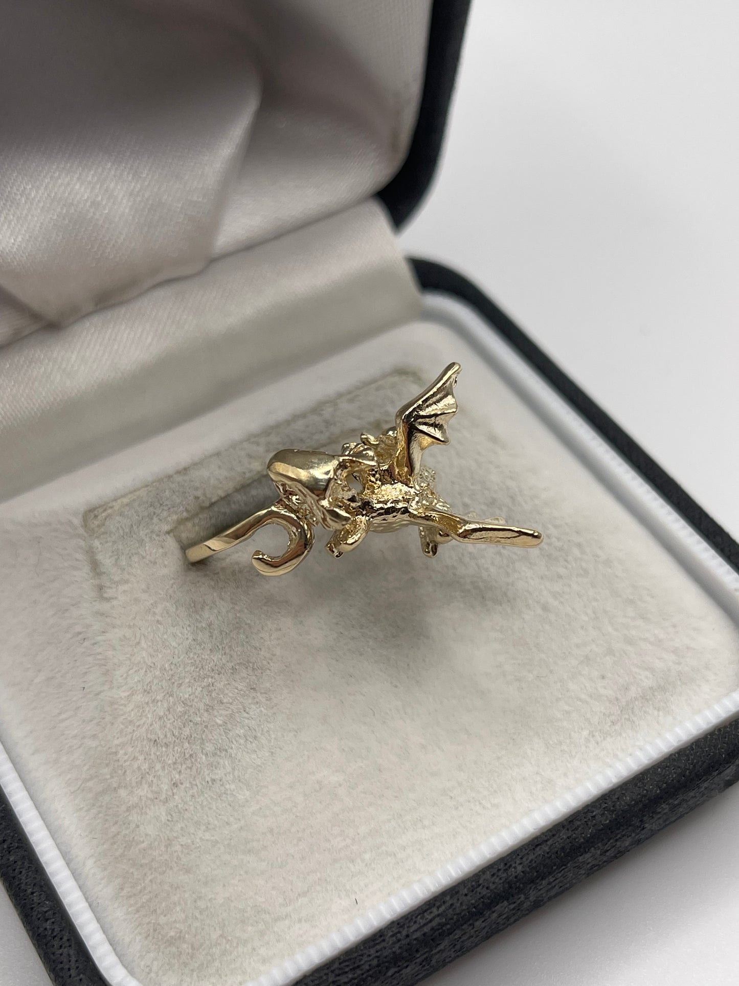 9ct gold dragon ring