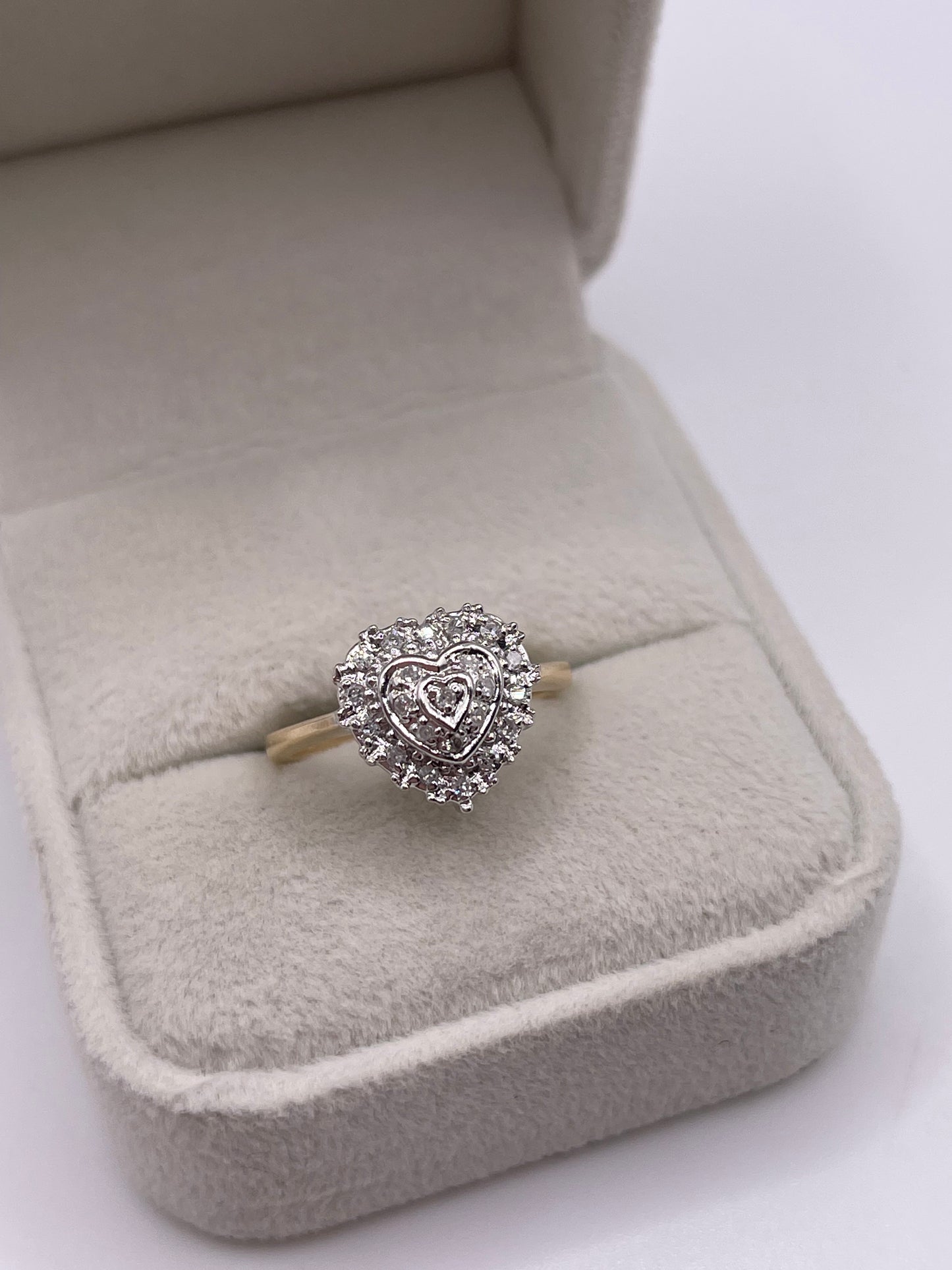 9ct gold diamond cluster ring
