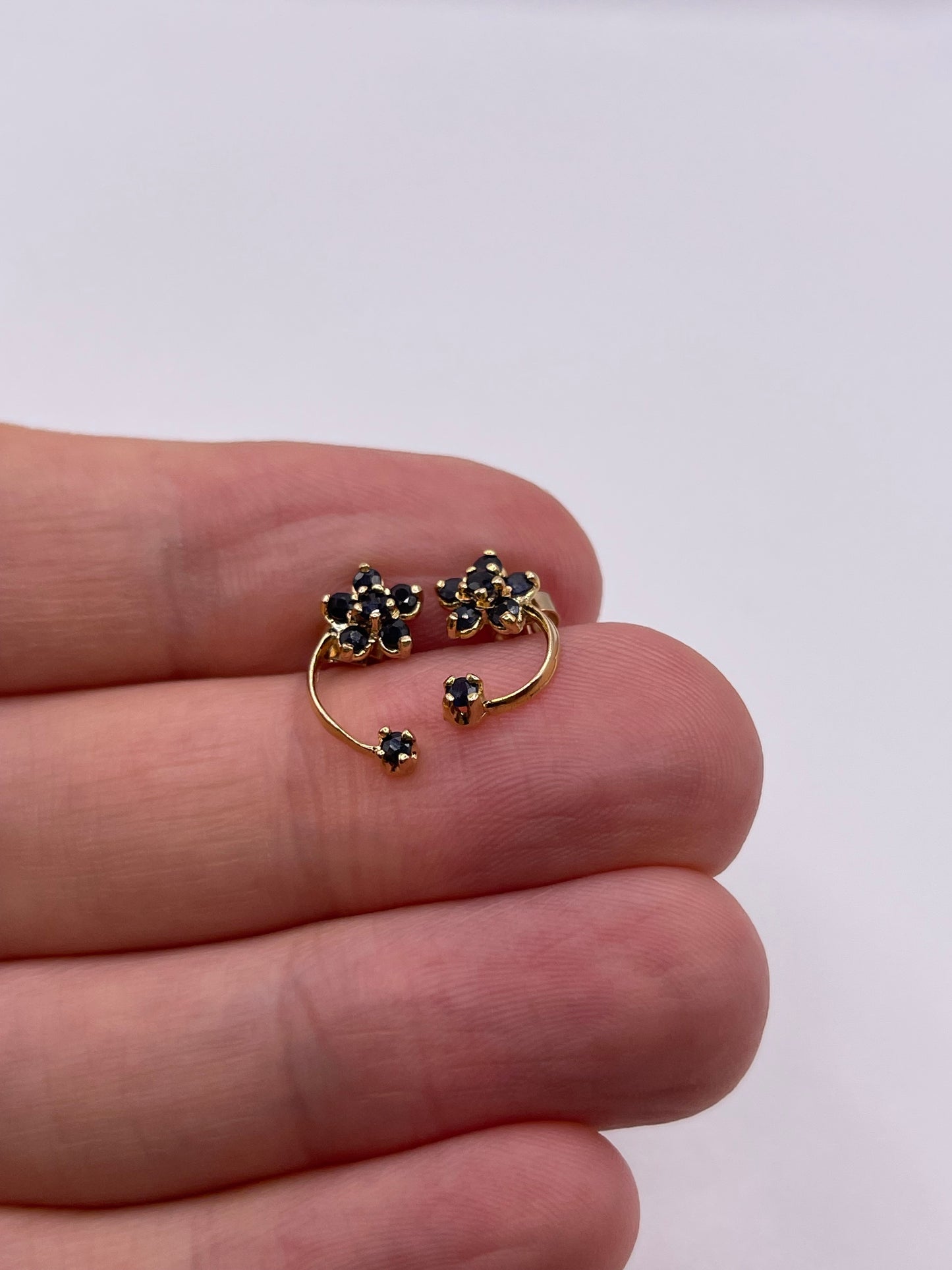9ct gold sapphire earrings