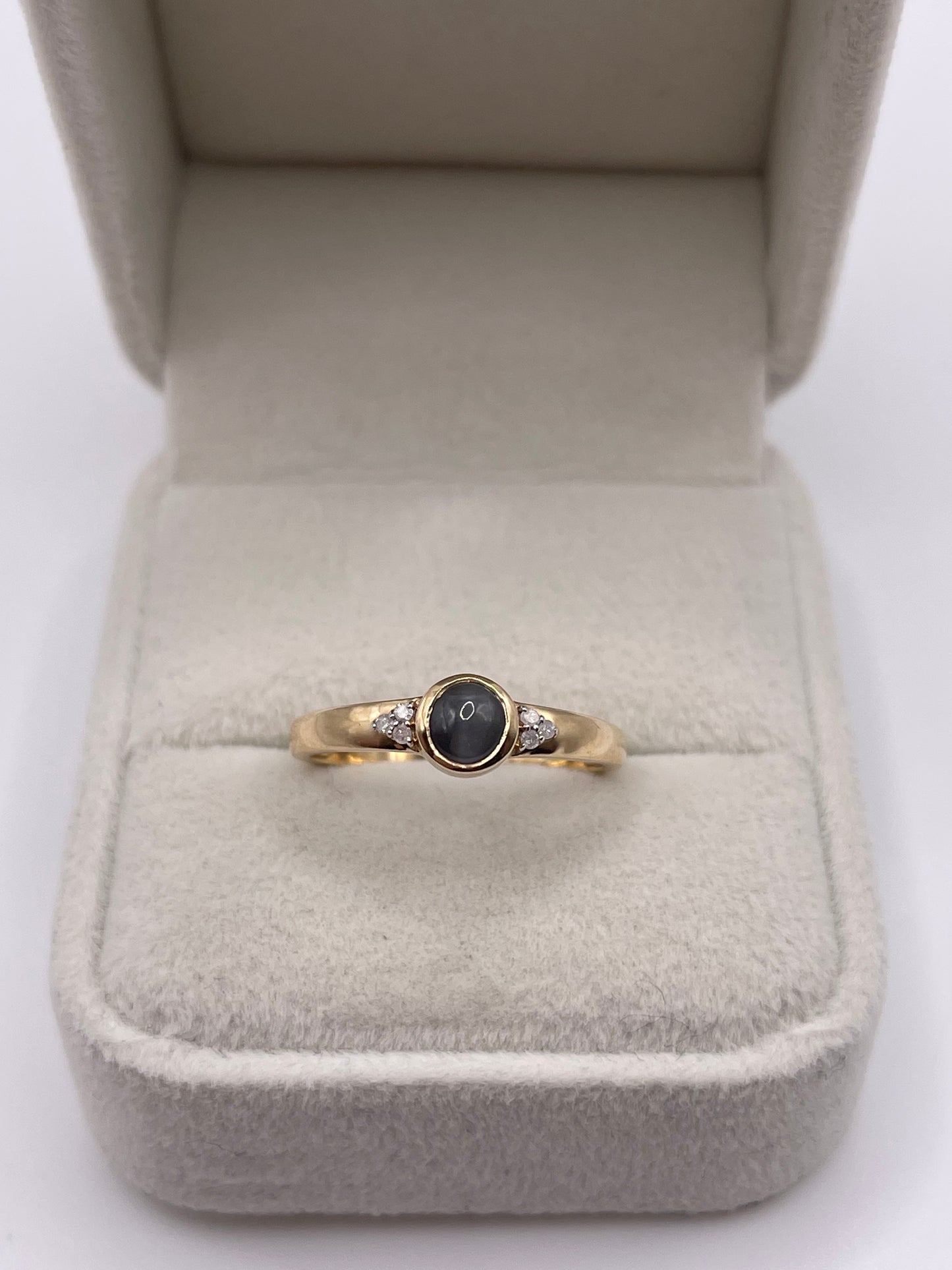 9ct gold cats eye chrysoberyl and diamond ring