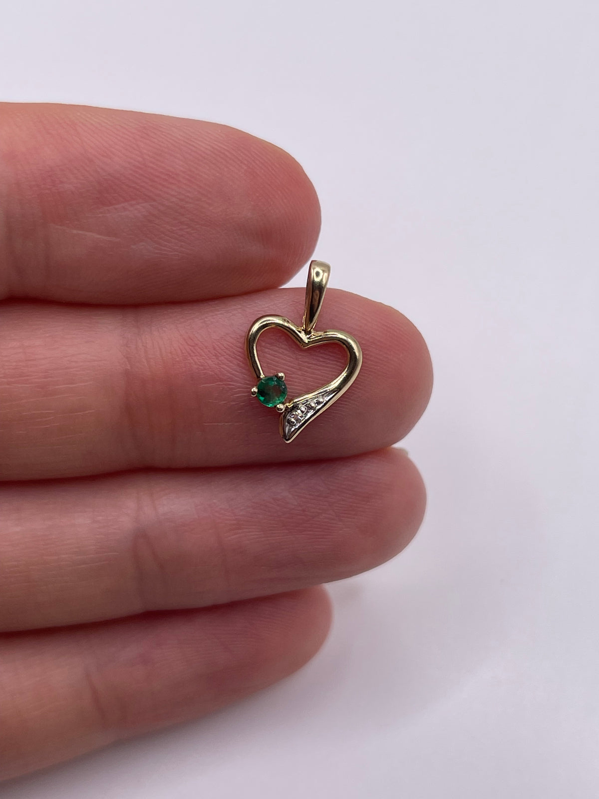 9ct gold emerald and diamond pendant
