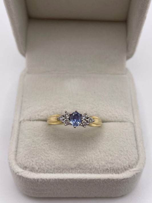18ct gold sapphire and diamond ring