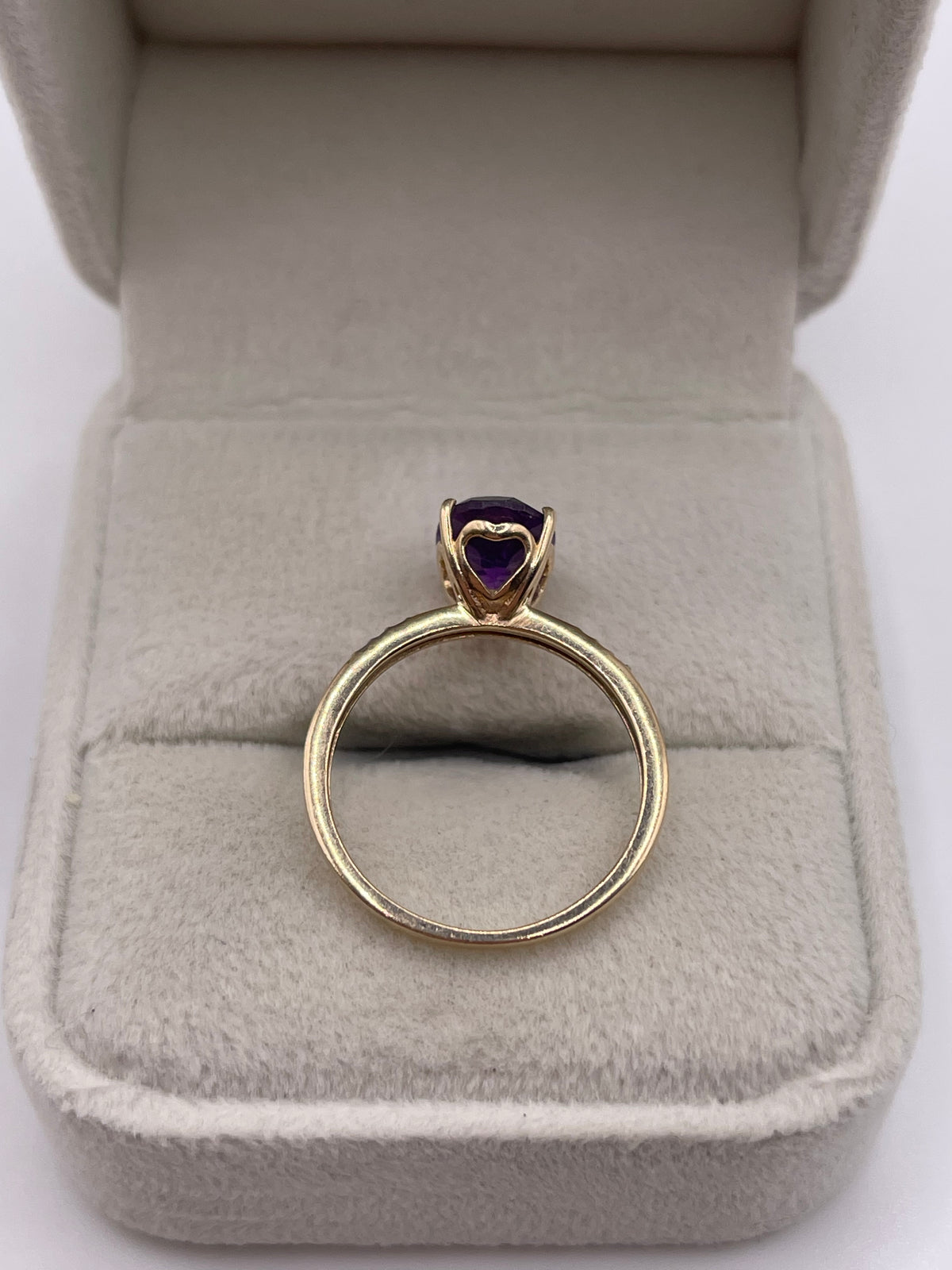 9ct gold amethyst and diamond ring