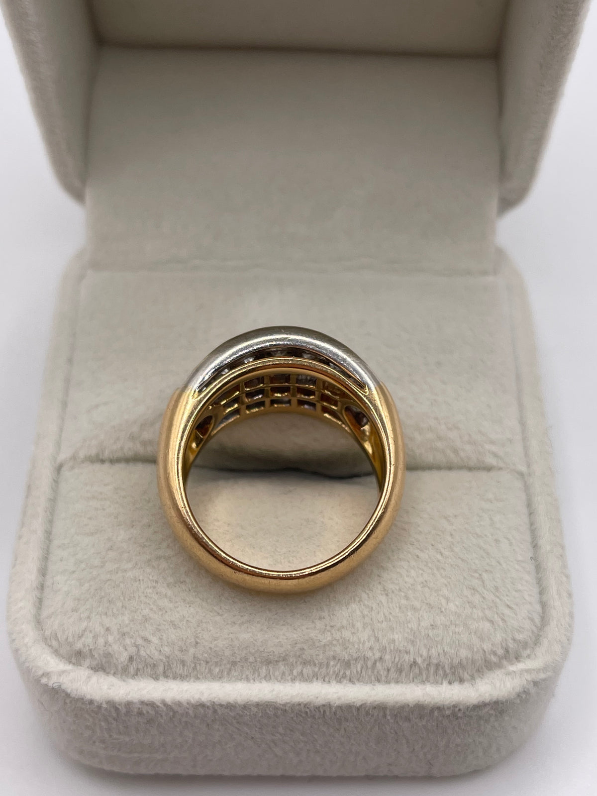18ct gold 3.5ct diamond cluster ring