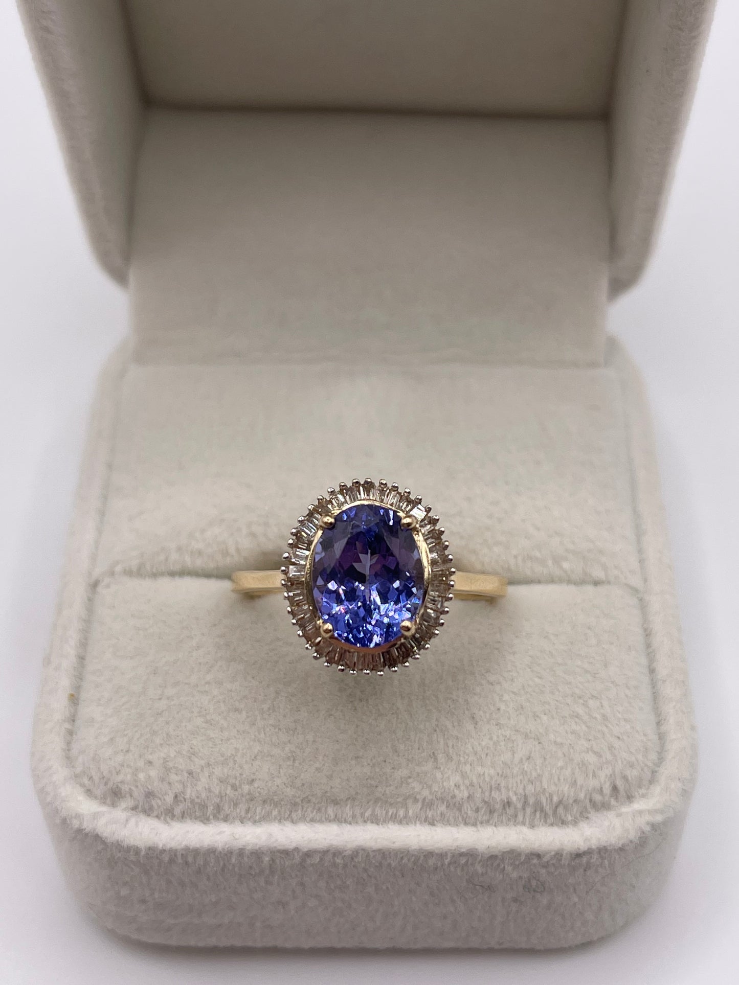14ct gold tanzanite and diamond ring