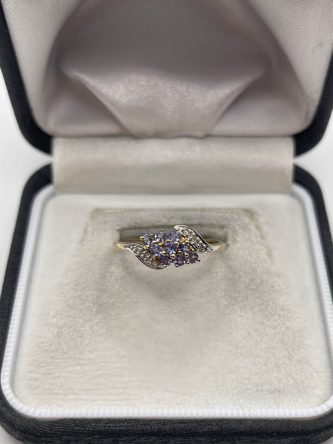 9ct gold tanzanite and diamond ring
