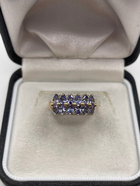 9ct gold tanzanite and diamond ring
