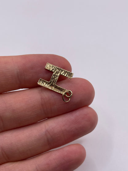 9ct gold initial H pendant