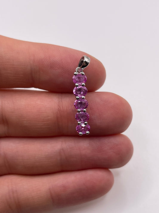 18ct white gold pink sapphire pendant