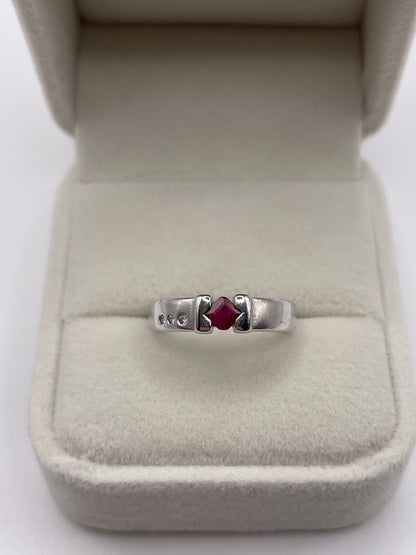 9ct white gold ruby and diamond ring