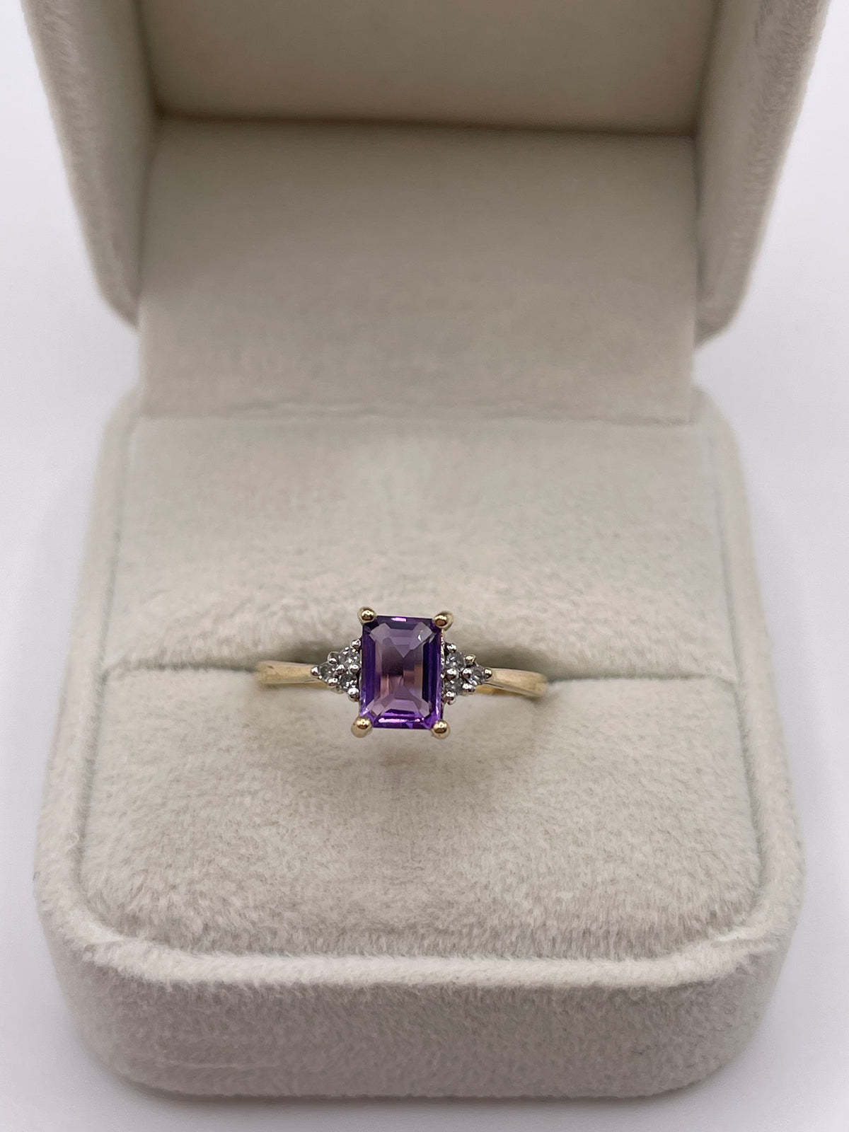 9ct gold amethyst and diamond ring