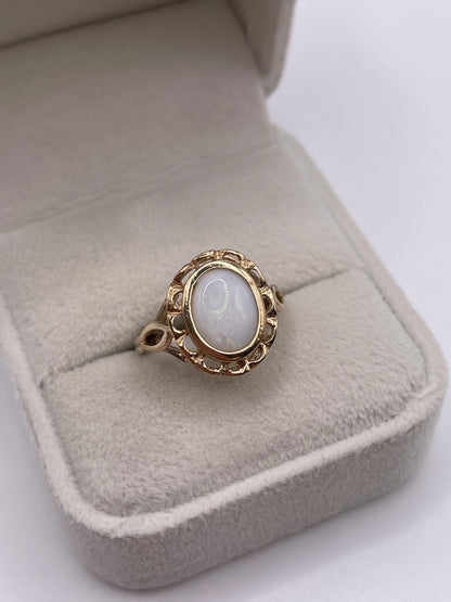 9ct gold opal ring