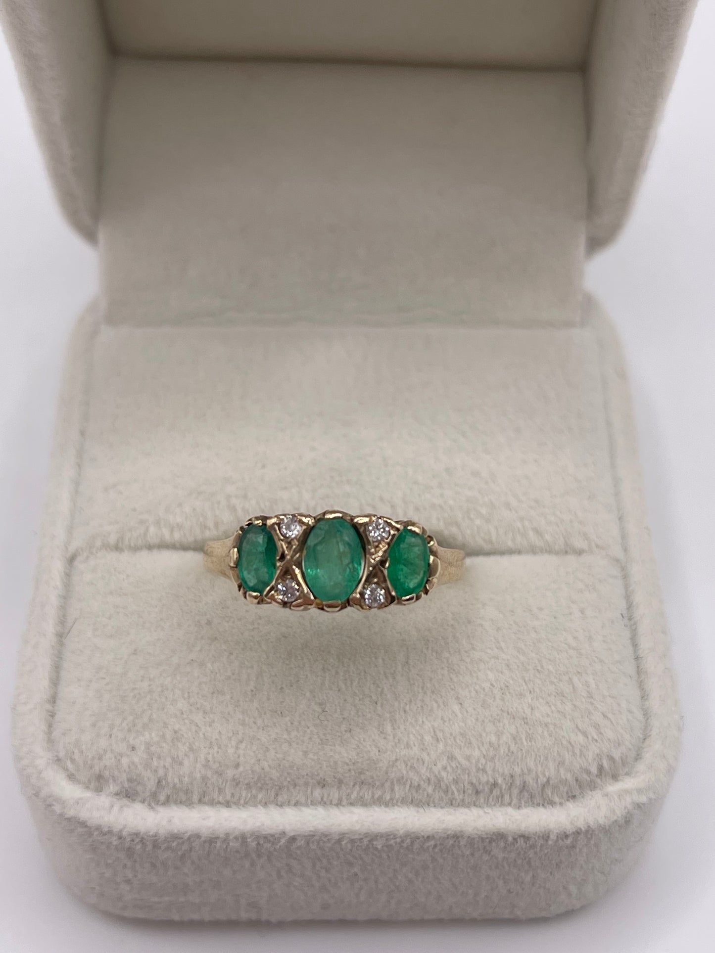 9ct gold emerald and diamond ring