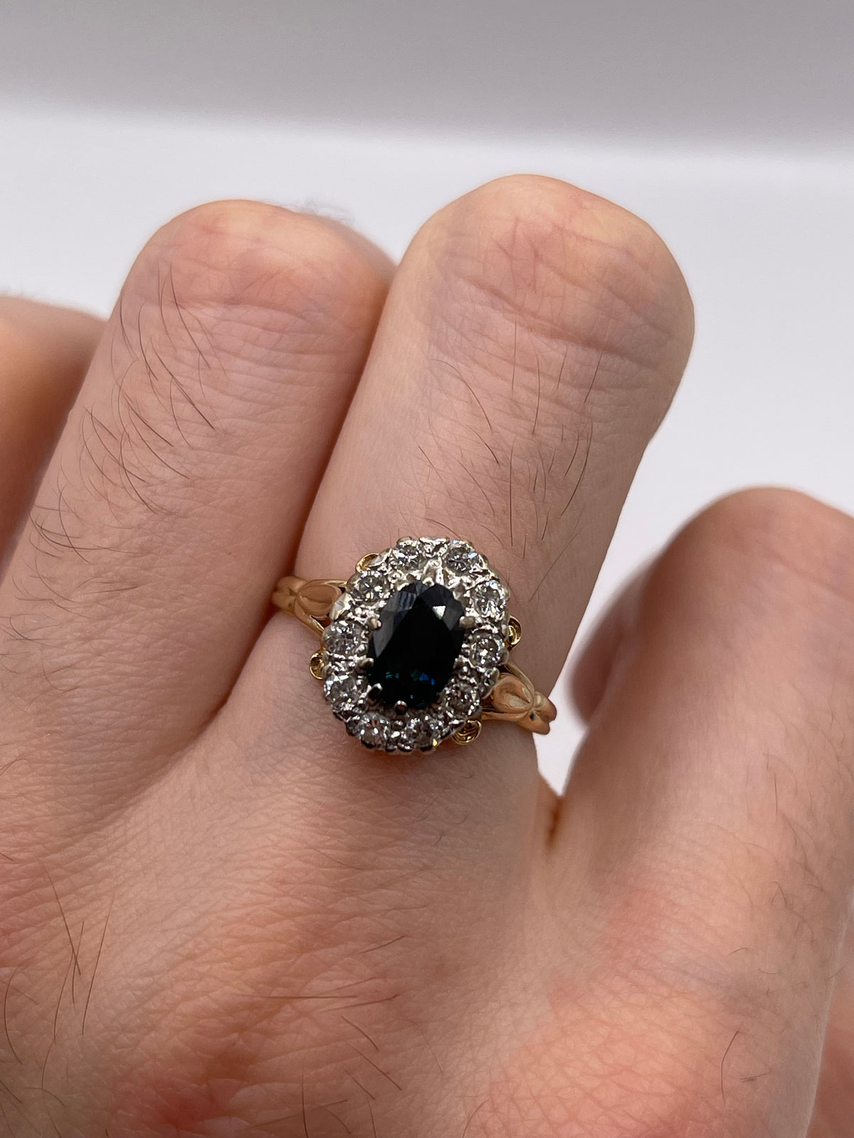9ct gold sapphire and diamond ring