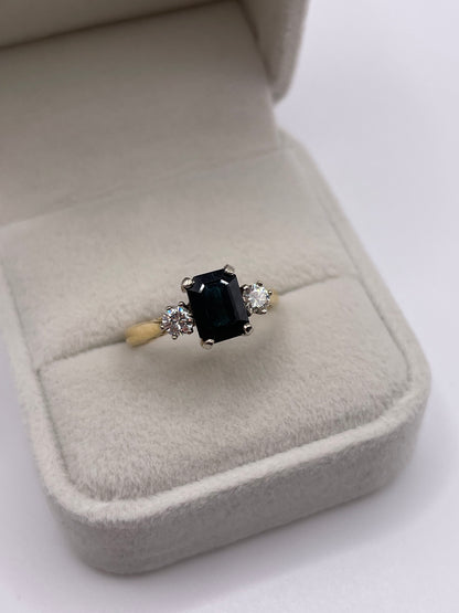 18ct gold sapphire and diamond ring