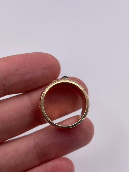 9ct gold cabochon sapphire and diamond ring