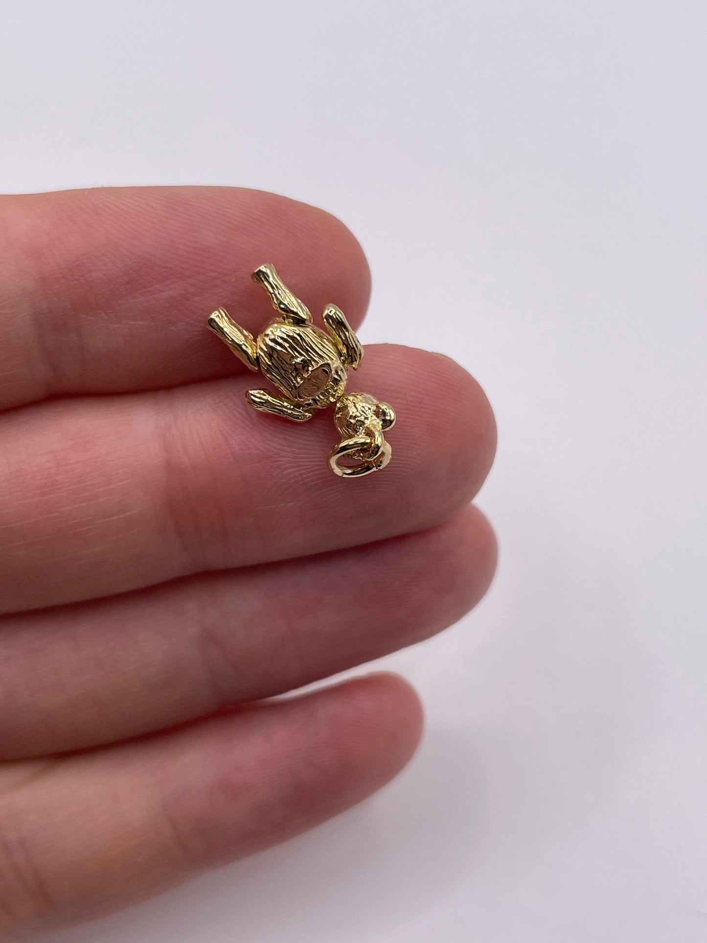 9ct gold articulated bear pendant
