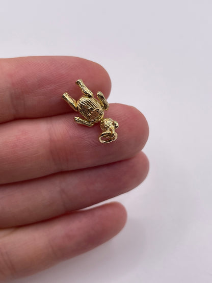 9ct gold articulated bear pendant