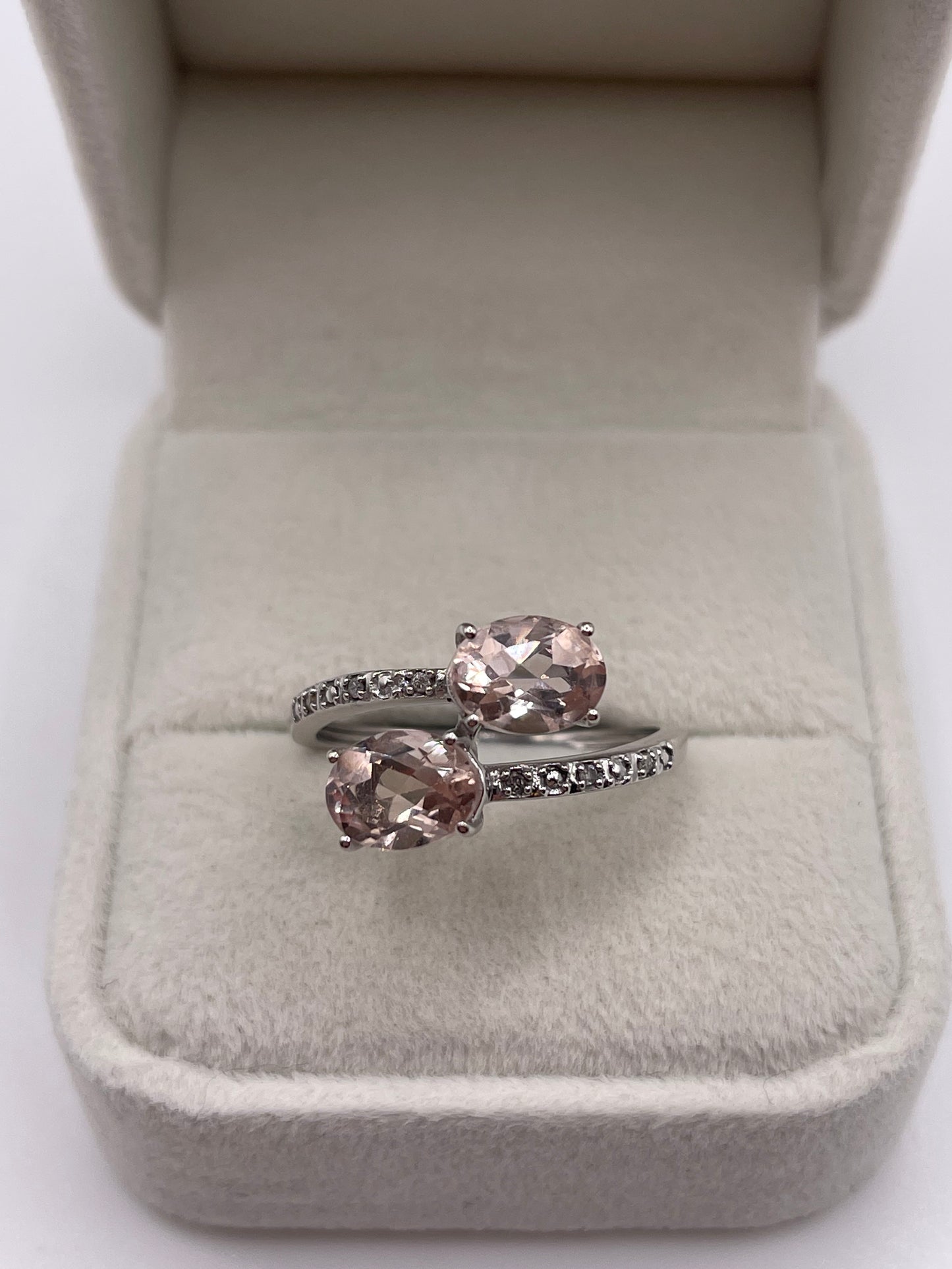 9ct white gold morganite and diamond ring