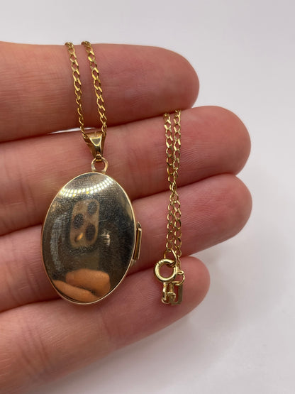 9ct gold locket necklace