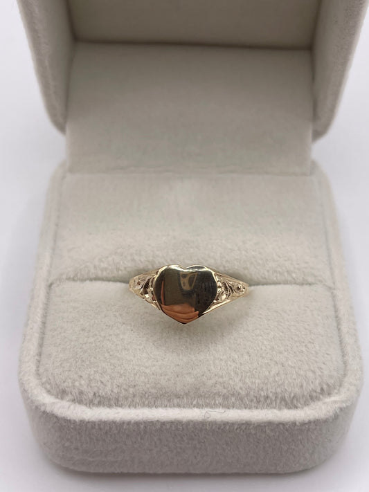 9ct gold heart signet ring