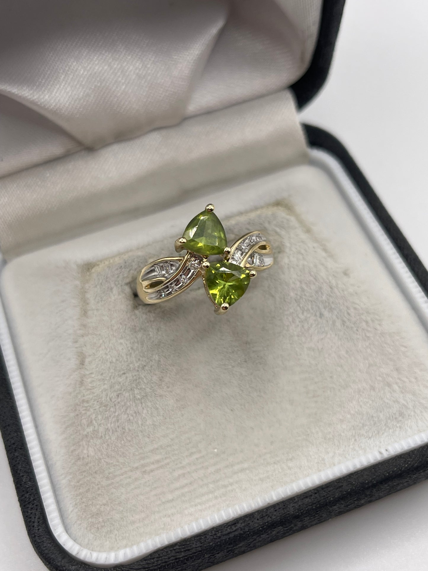 9ct gold quartz and diamond ring