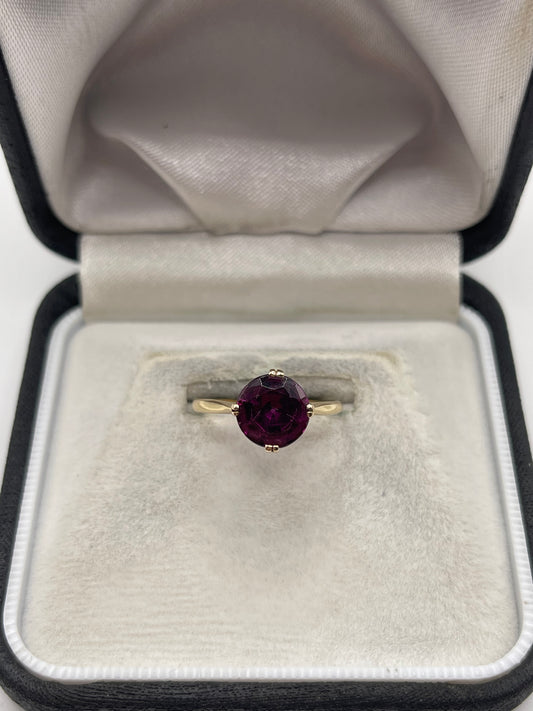 9ct gold almandine garnet ring