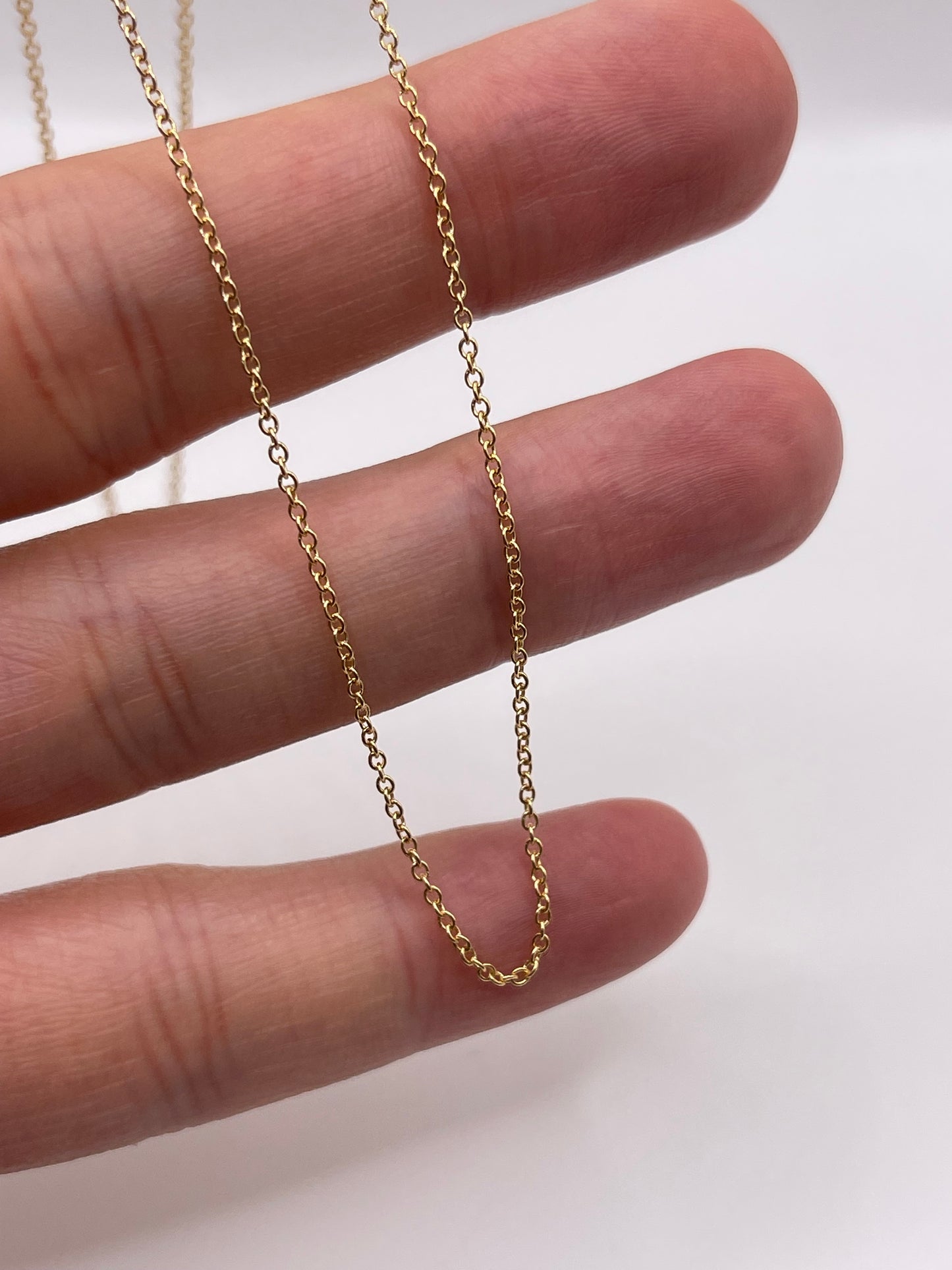 9ct gold chain Q