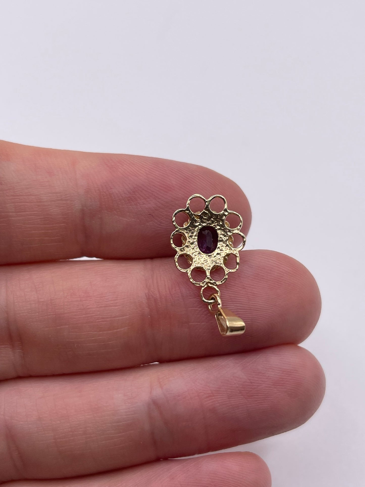 9ct gold amethyst pendant