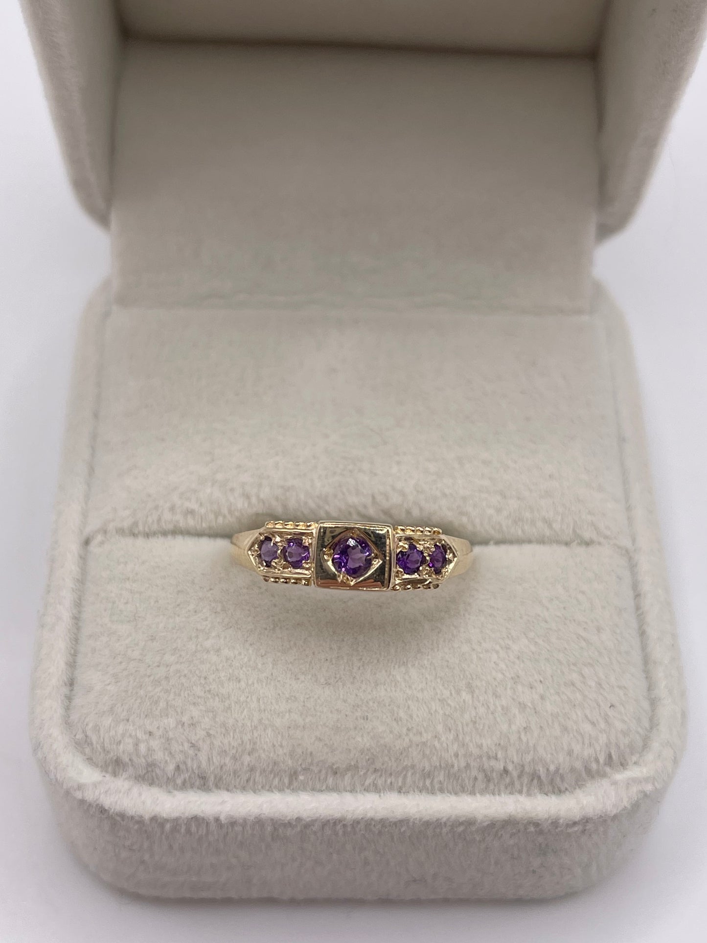 9ct gold amethyst ring