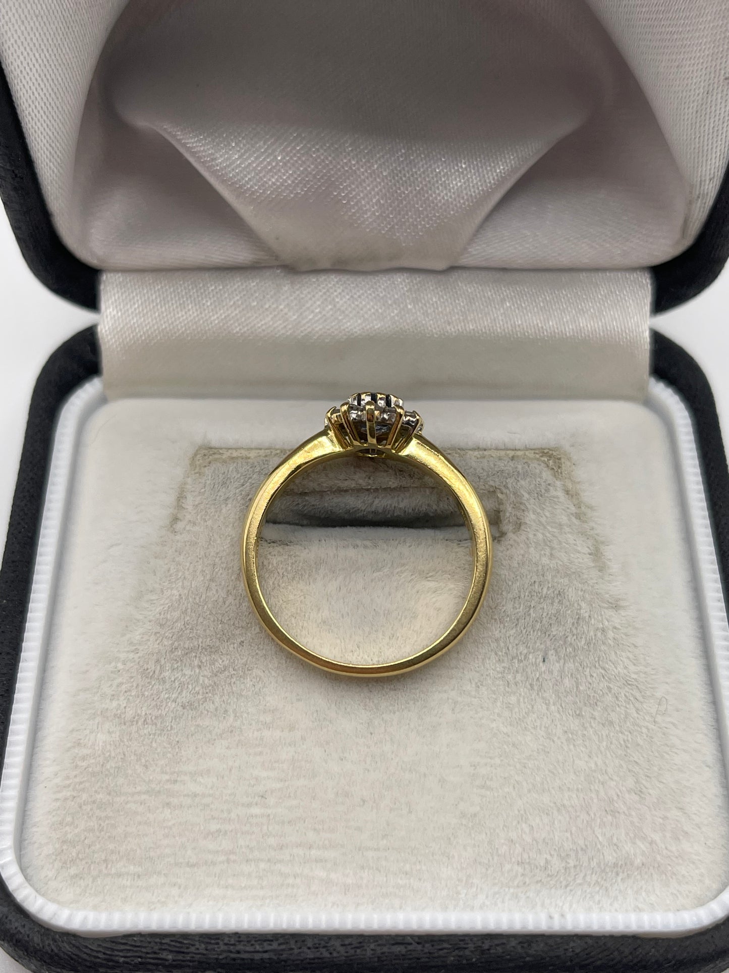 18ct gold sapphire and diamond ring
