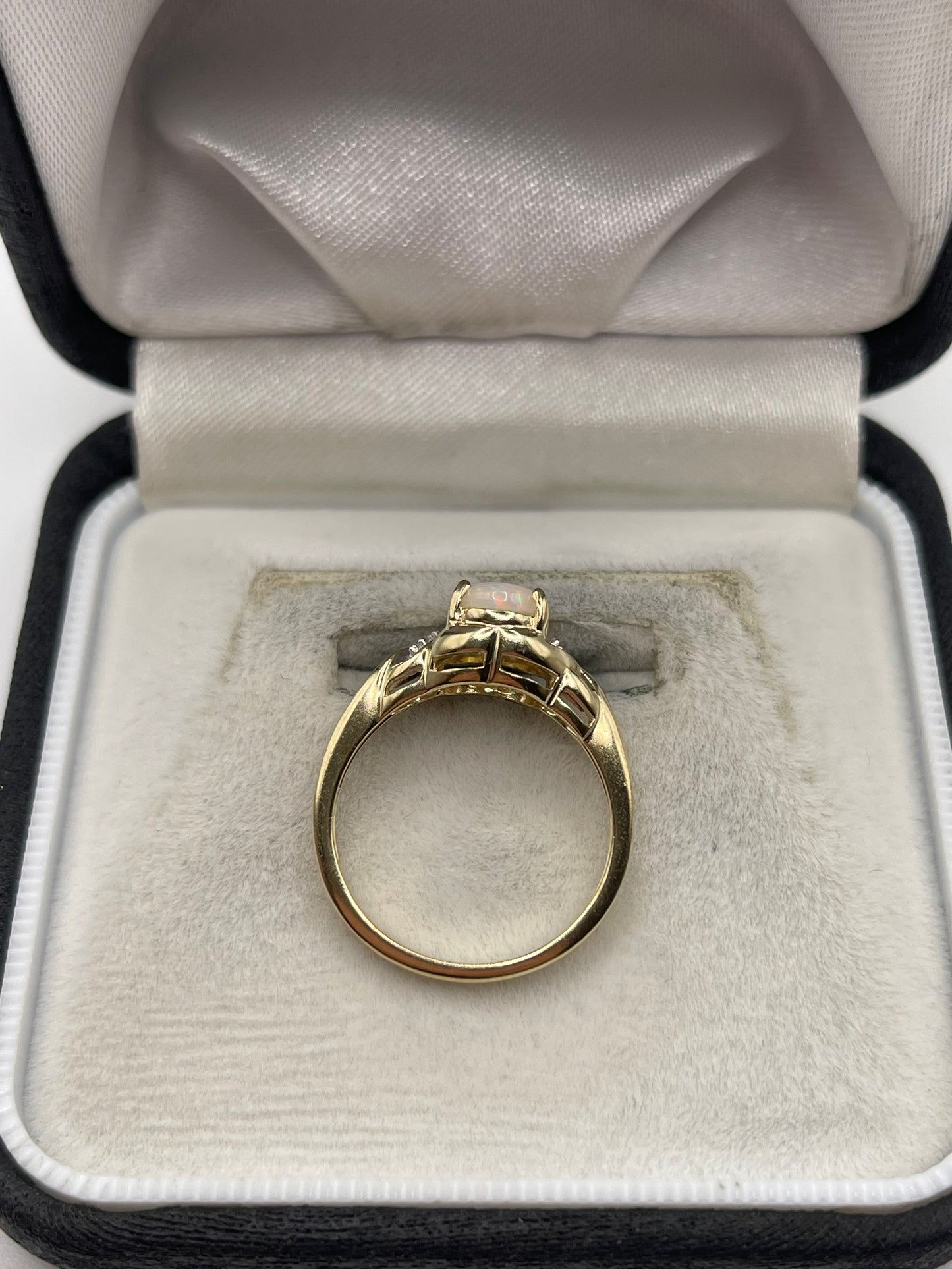 9ct gold opal and diamond ring